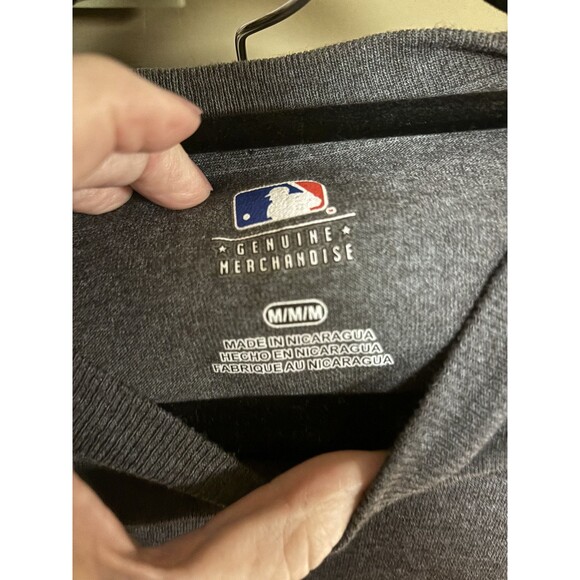 N.Y. Yankees Baseball MLB  Majestic Mens Size M Gray T-Shirt Genuine Merchandise - Picture 8 of 8